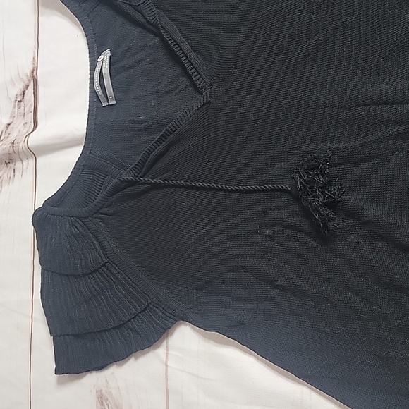 ANTHROPOLOGIE Black Flutter Sleeve Short Sleeve Blended Sweater size Small - Picture 4 of 6